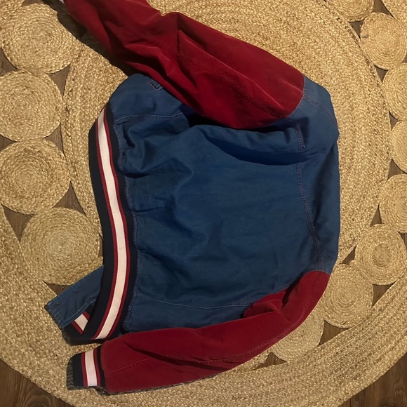 Gucci Jean Bomer - Picture 6 of 6